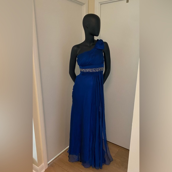 Long Royal blue one-shoulder Dress with rhinestones.
Fully lined - Picture 4 of 9